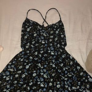 Urban Outfitters floral dress 🌱🌼